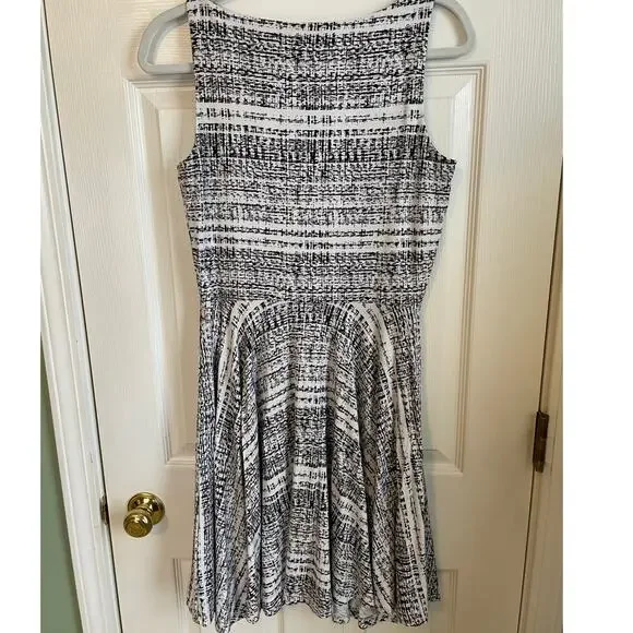 Cynthia Rowley Dress Geometric Print Size M Sleeveless Black White Fit and Flare - Picture 2 of 7